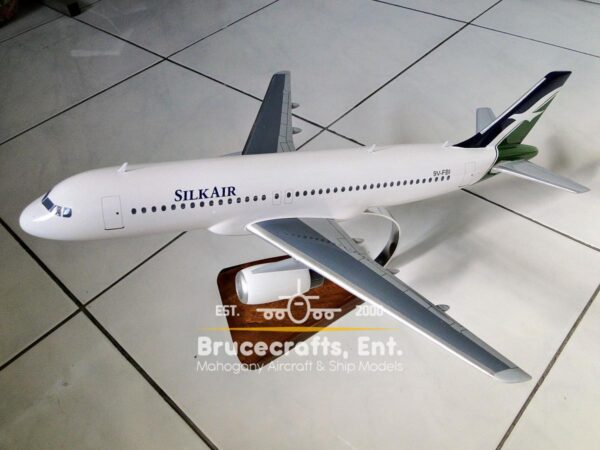 Model of A320-200 Silkair with detailed craftsmanship.